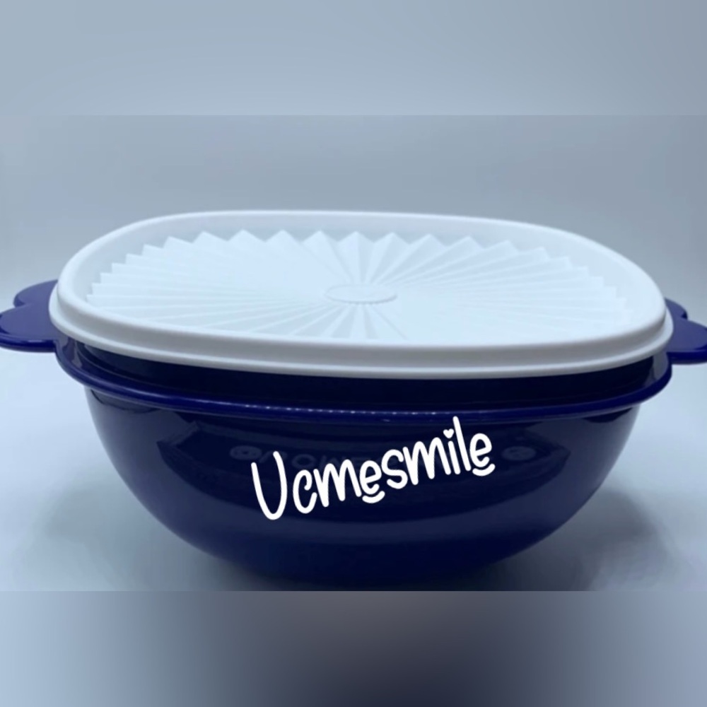Tupperware Sapphire Blue Servalier Bowl